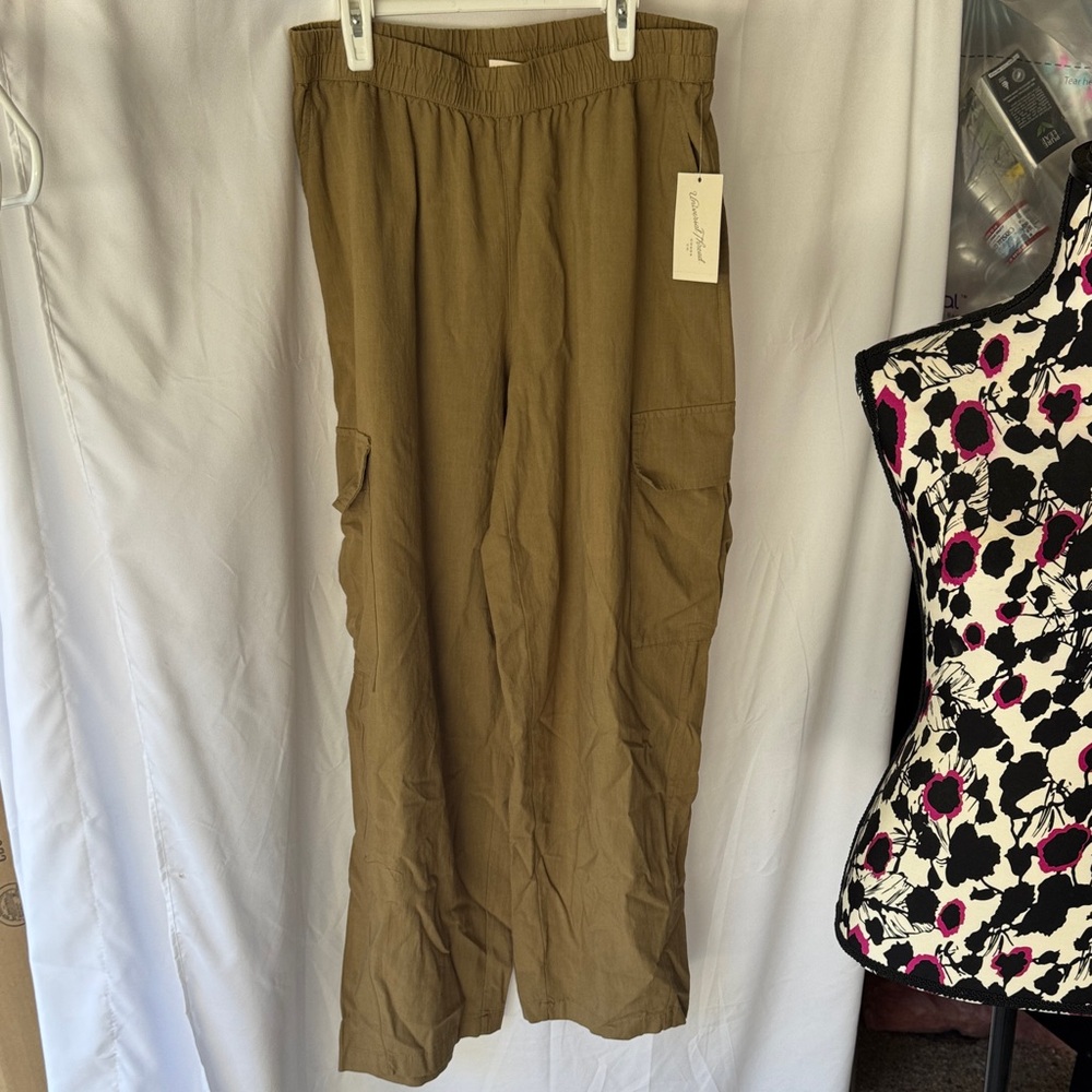 Universal Thread Tan Elastic-Waist Pants